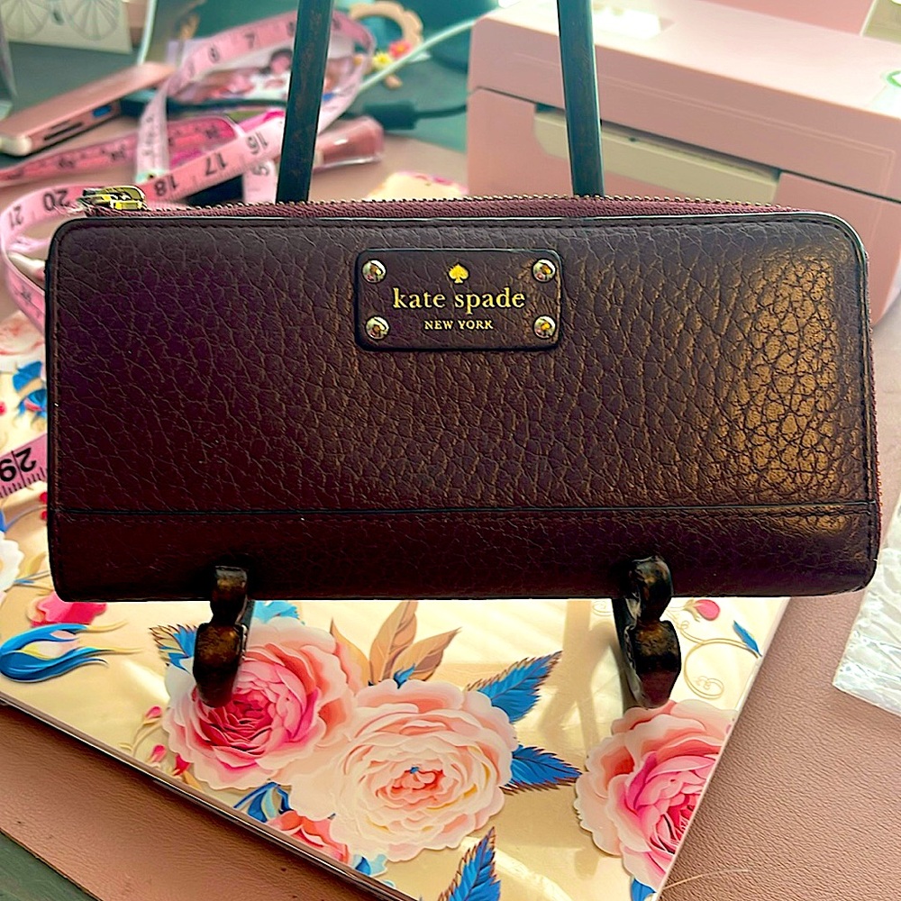 ♠️ KATE SPADE SAFFIANO LEATHER WALLET